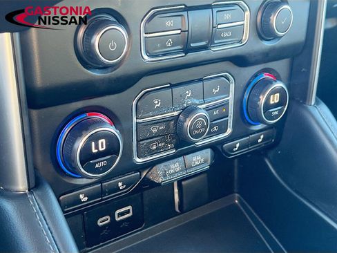 Used 2024 Chevrolet Suburban LT image 21