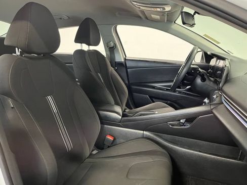 Used 2024 Hyundai Elantra SEL FWD image 10