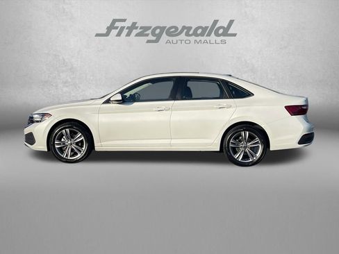 Used 2022 Volkswagen Jetta SE image 4