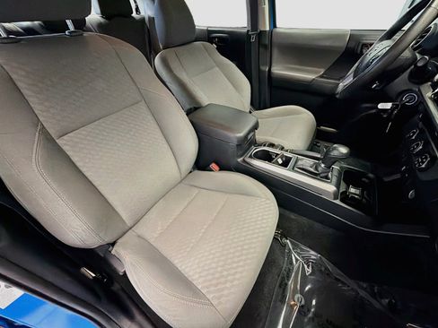 Used 2020 Toyota Tacoma SR5 RWD image 15