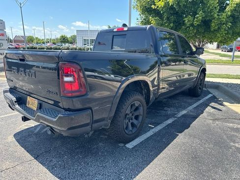 Used 2025 RAM 1500 Big Horn AWD/4WD image 3