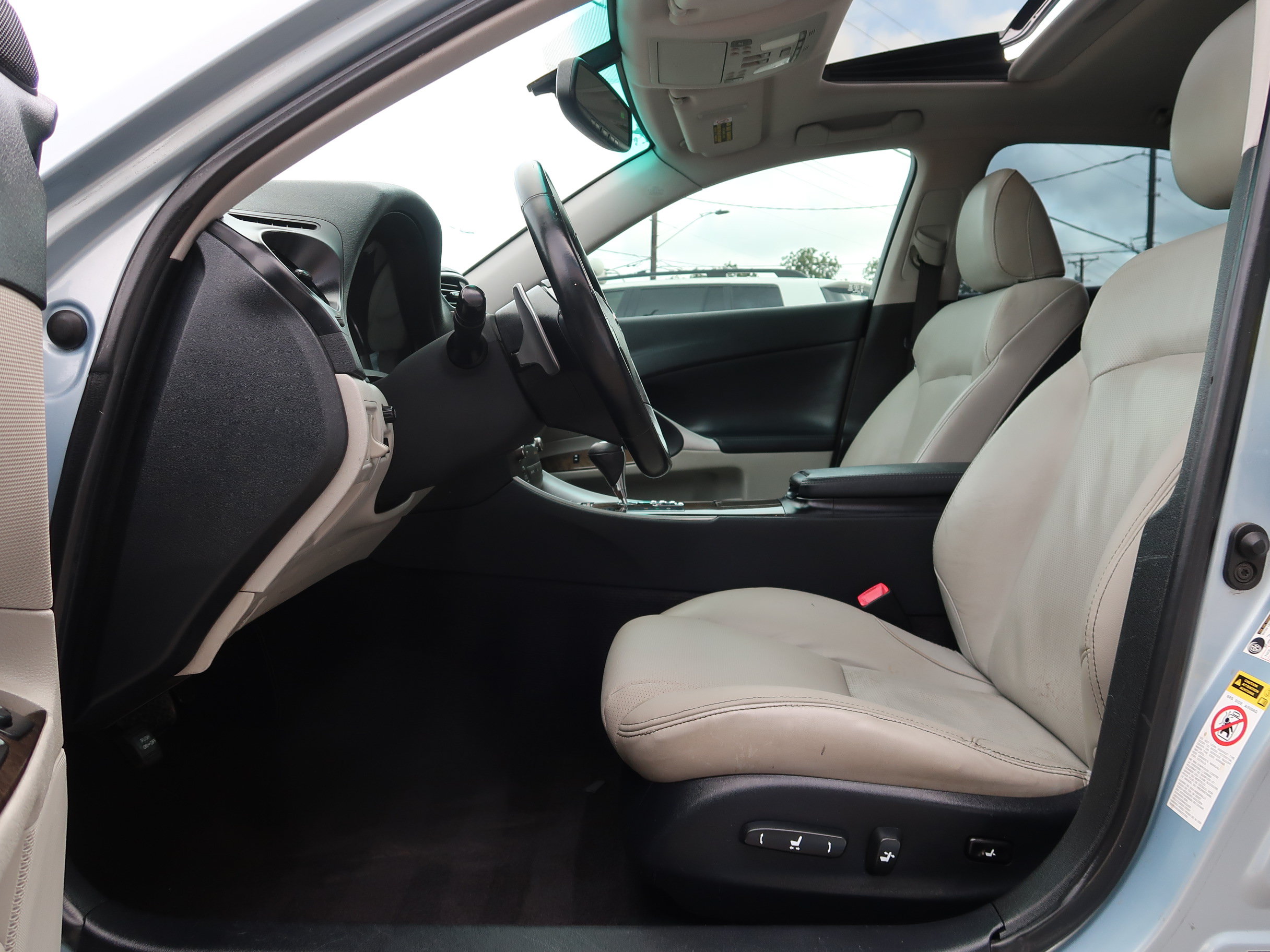 Used 2011 Lexus IS 250 w/ Premium Pkg Value Edition RWD image 14