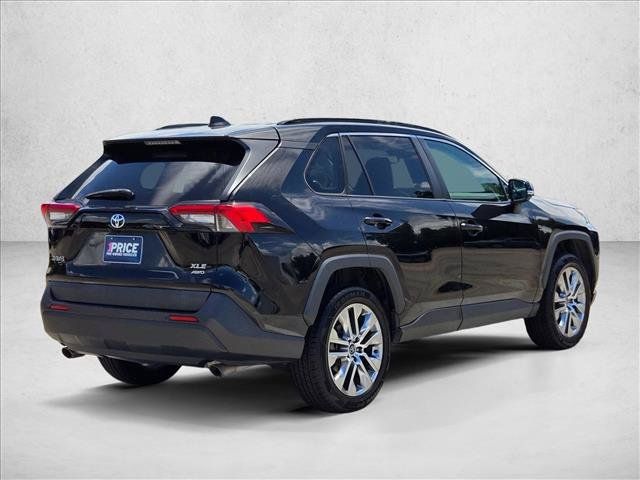 Used 2021 Toyota RAV4 XLE Premium AWD/4WD image 5