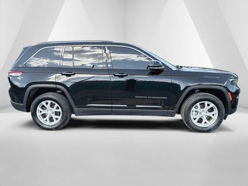 Used 2023 Jeep Grand Cherokee Limited image 8