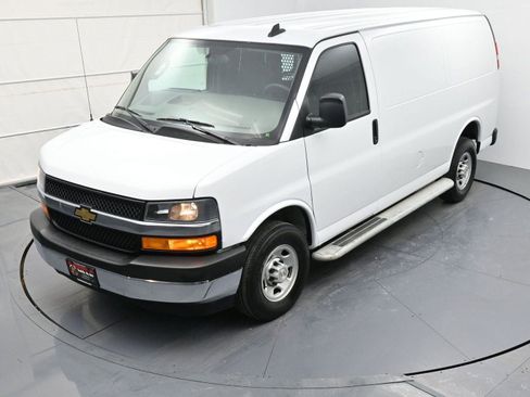 Used 2023 Chevrolet Express 2500 w/ Driver Convenience Package image 33