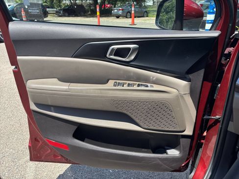 Used 2026 Kia Carnival FWD image 15