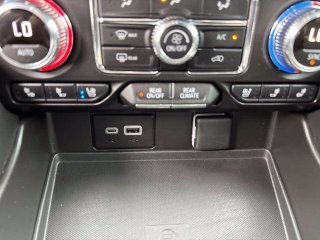 Used 2024 GMC Yukon AT4 AWD/4WD image 30