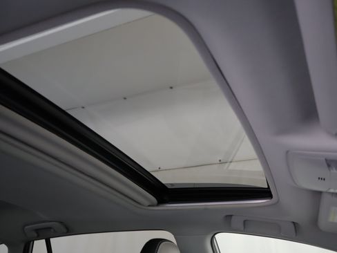 Used 2017 Toyota RAV4 Limited w/ All Weather Liner Package AWD/4WD image 3