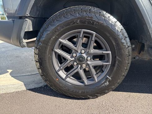 Used 2020 Jeep Wrangler Unlimited Sport AWD/4WD image 12