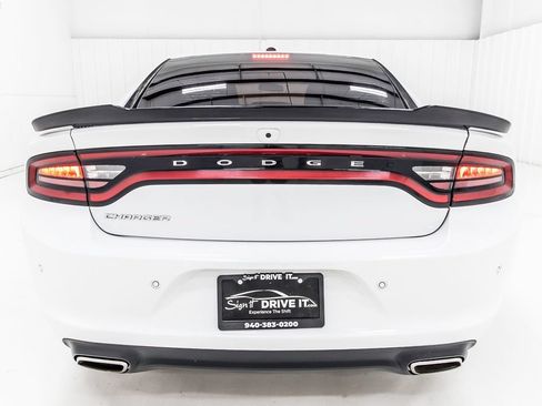 Used 2022 Dodge Charger SXT RWD image 6