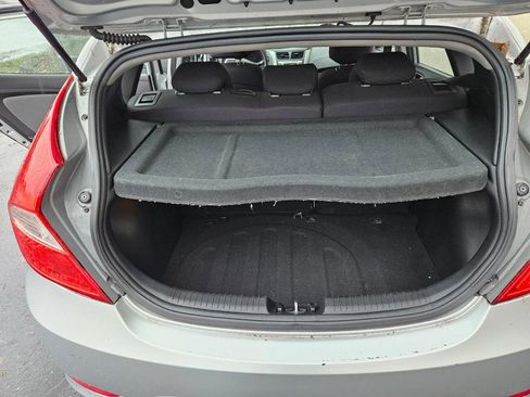 Used 2012 Hyundai Accent GS image 12