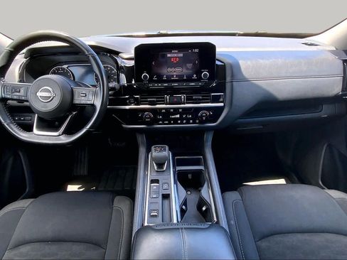 Used 2025 Nissan Pathfinder SV FWD image 14