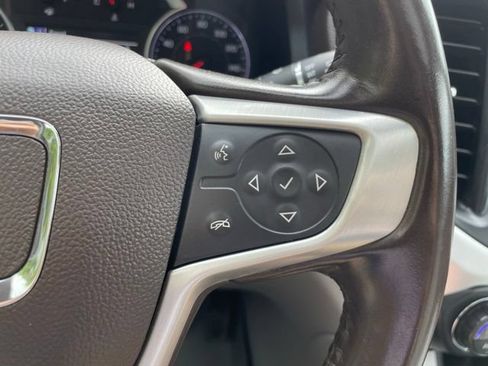 Used 2019 GMC Acadia SLT AWD/4WD image 16