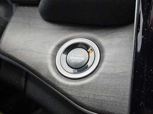 Used 2025 Jeep Grand Cherokee Limited w/ Luxury Tech Group II image 30