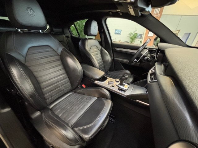 Used 2023 Alfa Romeo Stelvio Veloce AWD/4WD image 18