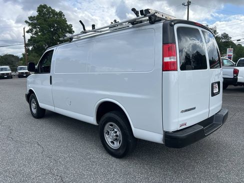 Used 2017 Chevrolet Express 2500 RWD image 5
