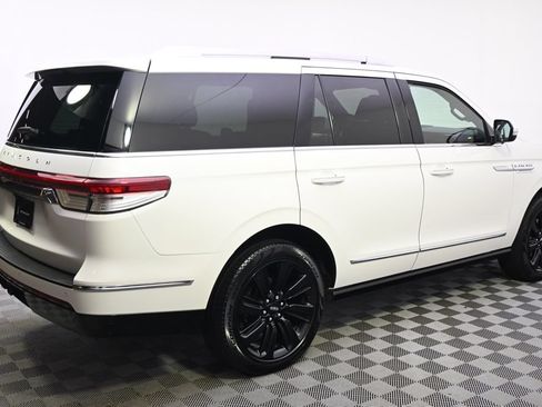 Used 2024 Lincoln Navigator Reserve AWD/4WD image 7