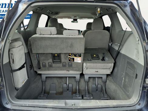Used 2018 Toyota Sienna LE FWD image 25