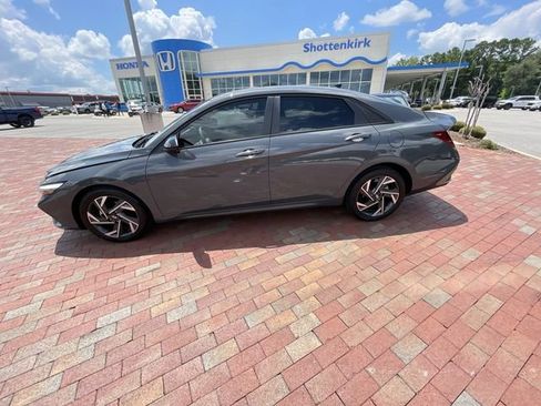 Used 2025 Hyundai Elantra Sport FWD image 27