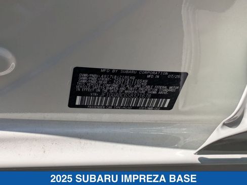 Certified 2025 Subaru Impreza 2.0i image 35