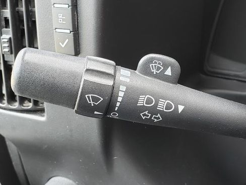 Used 2015 Chevrolet Express 2500 image 23