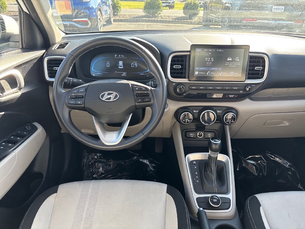 Used 2025 Hyundai Venue SEL FWD image 20