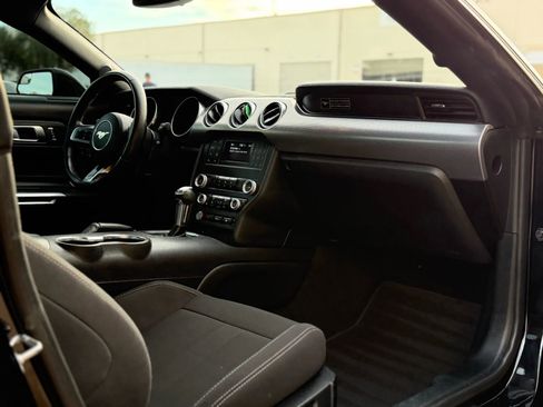 Used 2020 Ford Mustang GT RWD image 11