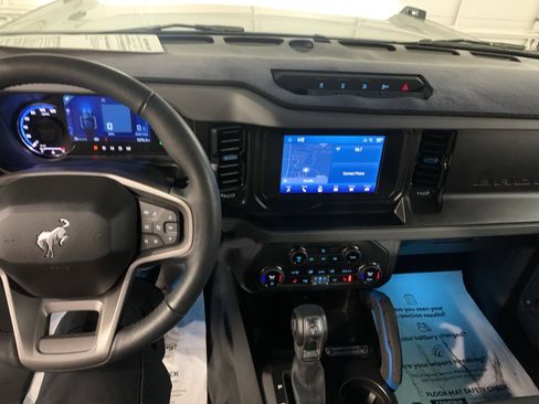 Used 2023 Ford Bronco Black Diamond w/ Sasquatch Package image 13
