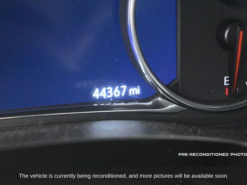 Used 2023 Chevrolet Traverse Premier image 8