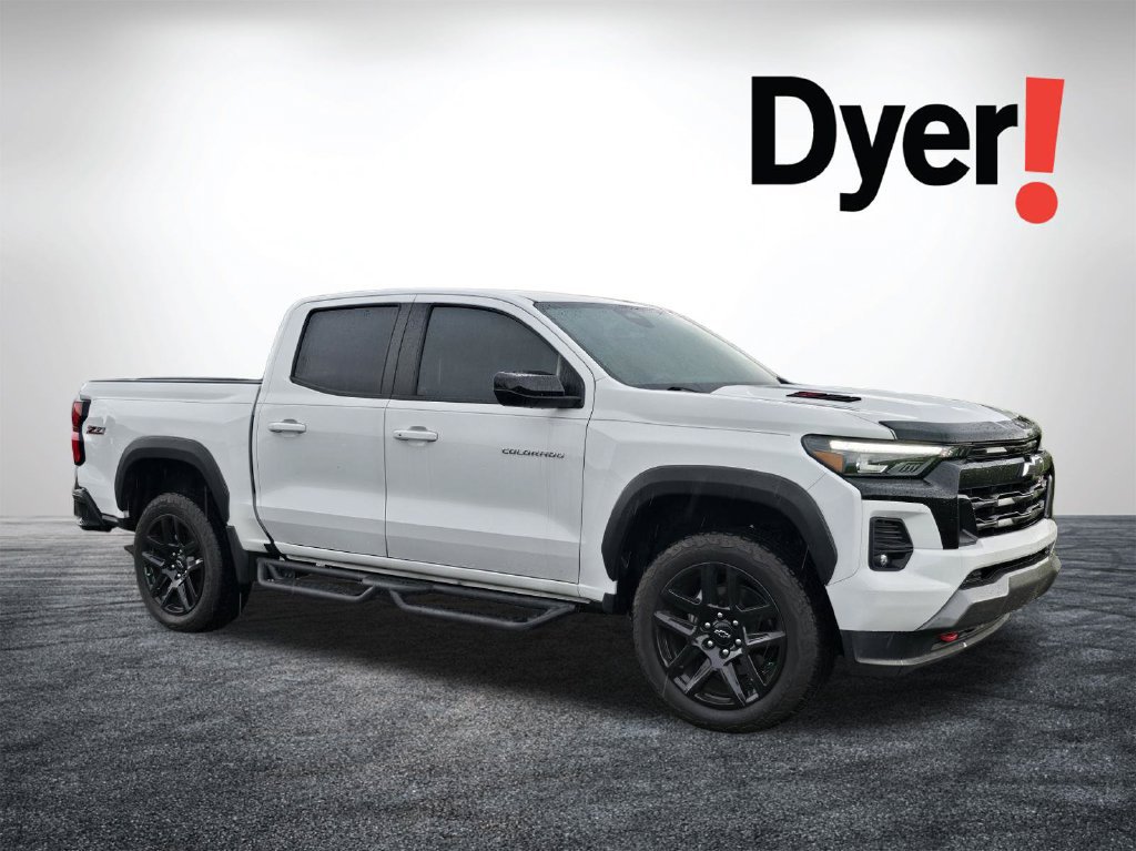 Used 2024 Chevrolet Colorado Z71 w/ Z71 Convenience Package 2 AWD/4WD image 2