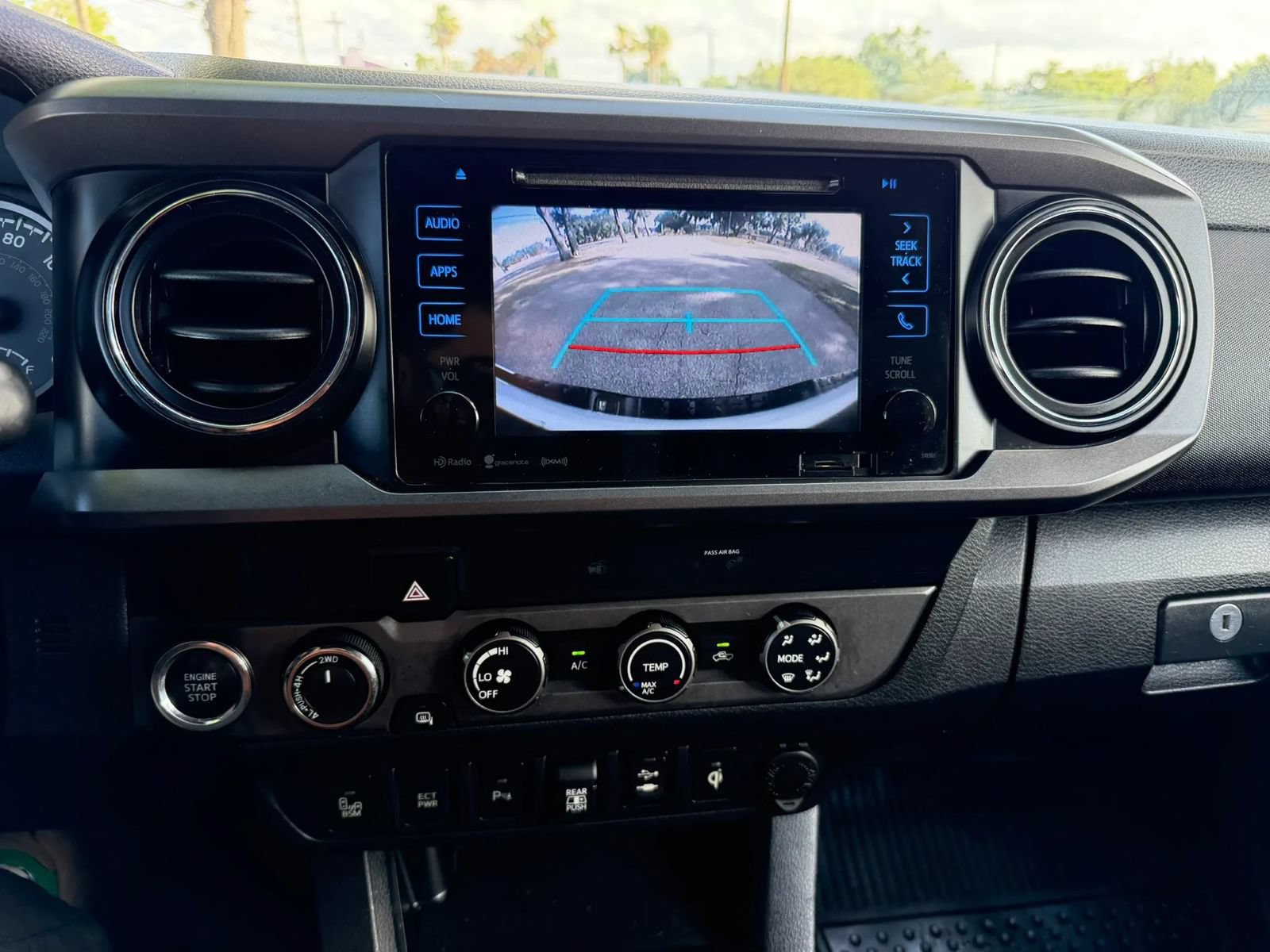 Used 2019 Toyota Tacoma TRD Sport w/ Technology Package AWD/4WD image 13