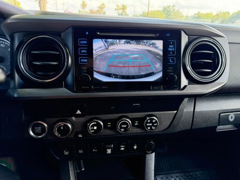 Used 2019 Toyota Tacoma TRD Sport w/ Technology Package AWD/4WD image 13