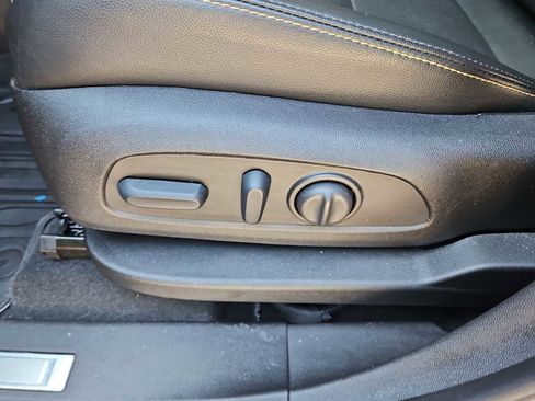 Certified 2023 Chevrolet Equinox Premier FWD image 18