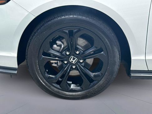 Certified 2025 Honda Accord SE image 11