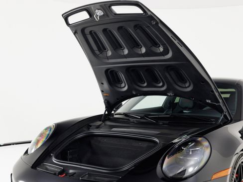 Used 2025 Porsche 911 GT3 RWD image 52