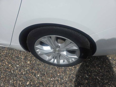 Used 2015 Chevrolet Impala LT w/ Convenience Package FWD image 26