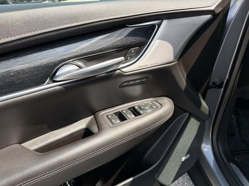 Used 2022 Cadillac XT5 Premium Luxury w/ LPO, Floor Liner Package AWD/4WD image 18