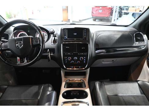 Used 2020 Dodge Grand Caravan SXT FWD image 21