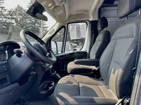 Used 2023 RAM ProMaster 2500 FWD image 11