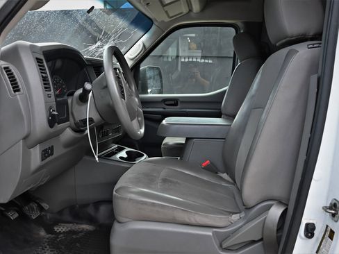 Used 2019 Nissan NV 2500 SV image 10