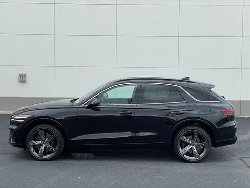 Used 2023 Genesis GV70 3.5T Sport w/ Sport Prestige Package image 2