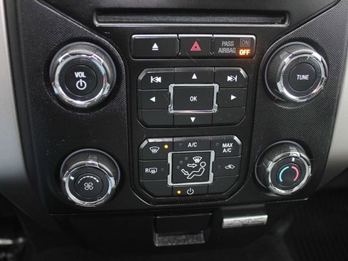 Used 2013 Ford F150 XLT w/ Luxury Equipment Group image 19