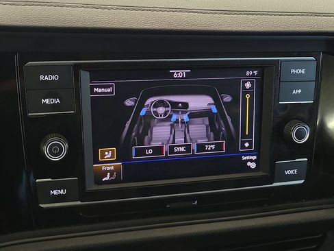Used 2024 Volkswagen Jetta SE FWD image 18