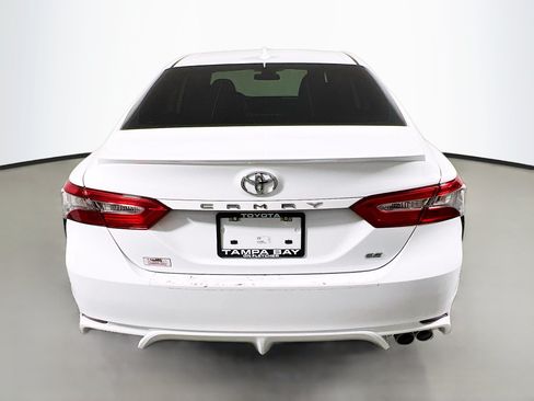 Used 2019 Toyota Camry SE FWD image 6