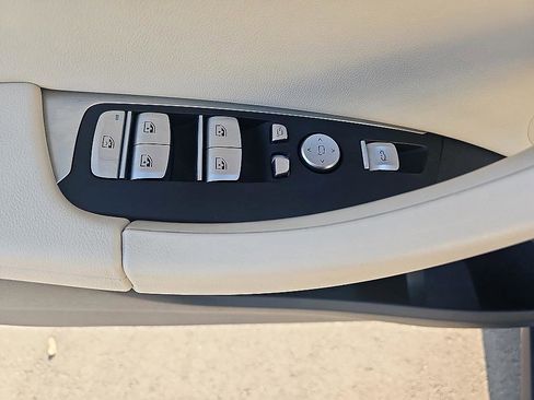 Used 2022 BMW X3 sDrive30i w/ Convenience Package image 9