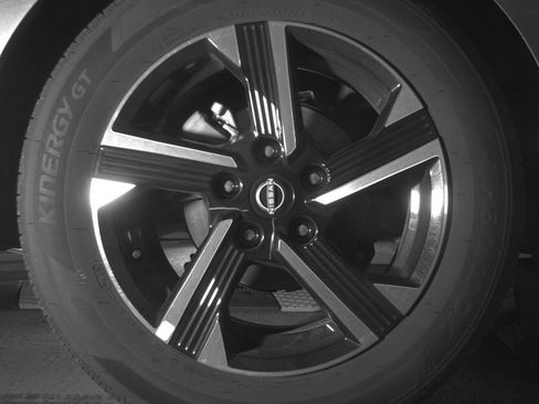 Used 2025 Nissan Sentra SV image 15