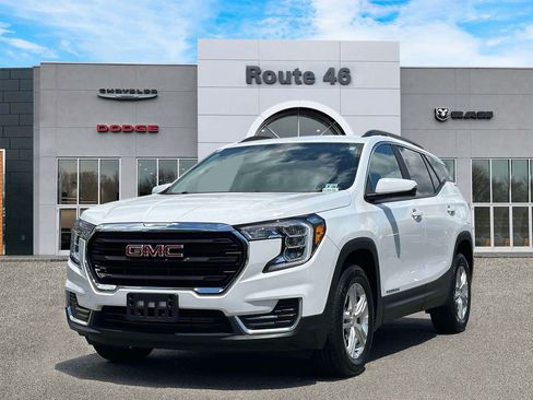 Used 2023 GMC Terrain SLE w/ Driver Convenience Package AWD/4WD image 2