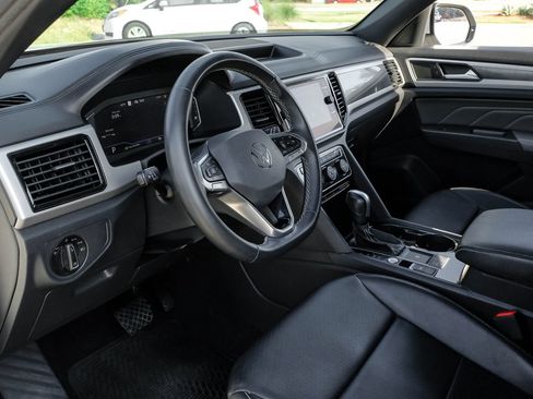 Used 2021 Volkswagen Atlas Cross Sport SEL FWD image 3