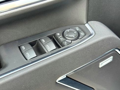 Used 2025 Chevrolet Silverado 3500 LTZ w/ LTZ Convenience Package image 16