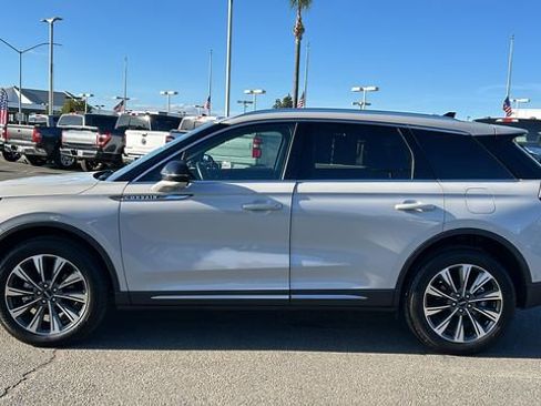 Used 2022 Lincoln Corsair Reserve image 7